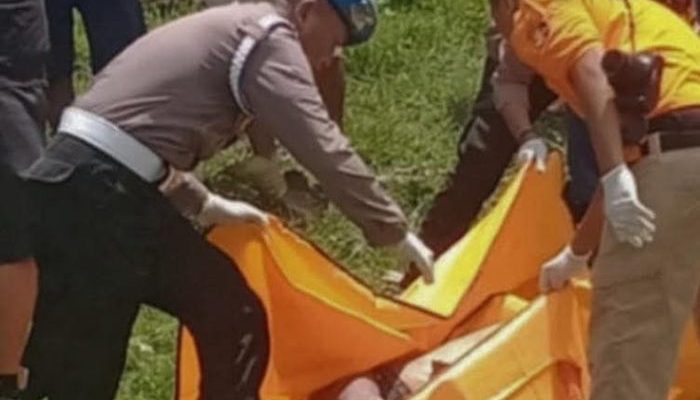 Mayat Pria Tanpa Identitas Ditemukan Tersangkut di Irigasi Megaluh
