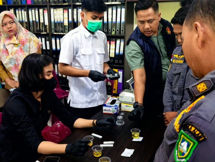 Cek Urine Mendadak di Lingkungan Pemerintahan Bengkalis, Dua Diamankan