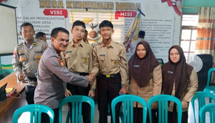 Cegah Penyalahgunaan Narkoba, Polsek Kemuning Edukasi Warga dan Pelajar