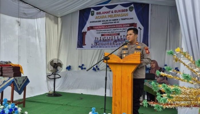 Polsek Tempuling Hadiri Pelepasan Siswa SMKN 1 Tempuling, Sampaikan Bahaya Narkoba