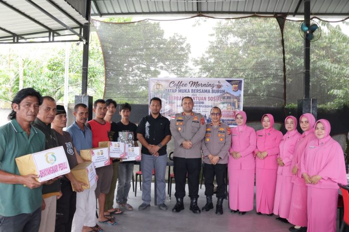 Coffee Morning May Day, Polres Simeulue Serahkan Bantuan Sosial untuk Buruh