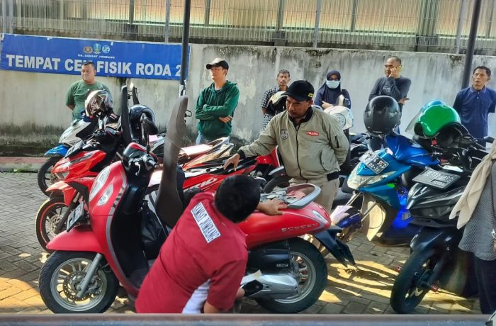 Samsat Jombang Optimalkan Layanan Cek Fisik, Proses Tertib dan Transparan