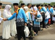 Wabup Rohul dan Pj Sekda Lepas 182 Calon Haji Kloter 12 Menuju Batam