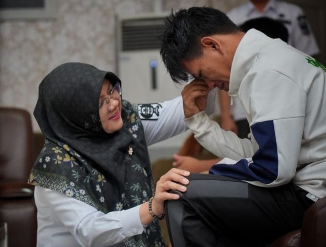 Bupati Afni Lepas Lima Pemuda Disabilitas Siak Ikuti Diklat Vokasional Kemensos