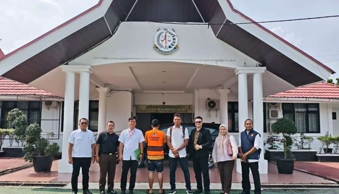 Gakkum LHK Limpahkan Tersangka Pembalakan Liar ke Kejari Pelalawan