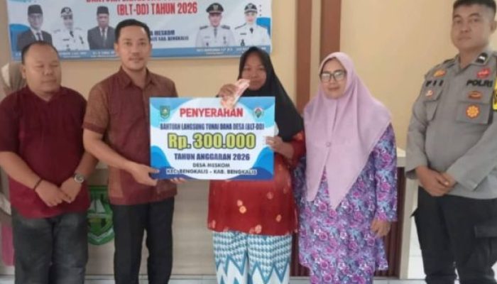 Pemdes Meskom Cairkan BLT Dana Desa Rp900 Ribu per KPM