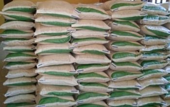Pemdes Meskom Salurkan Bantuan Sembako kepada 742 KPM