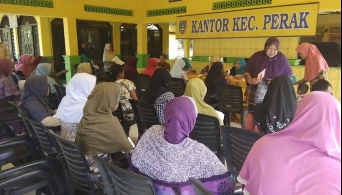 Panitia Tetapkan 3 Calon KDAW Sukorejo, Camat Perak Minta Tahapan Diulang