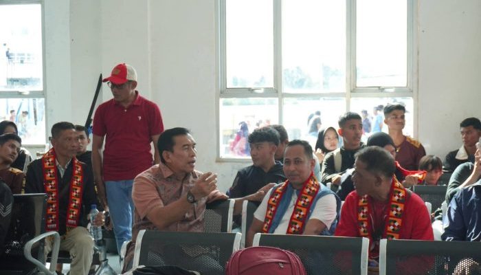 Bupati Simeulue Sambut Kontingen Pra PORA Silat Aceh di Pelabuhan Kolok