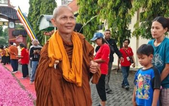 Perjalanan Spiritual Menuju Borobudur, 58 Biksu dari Empat Negara Tiba di Jombang