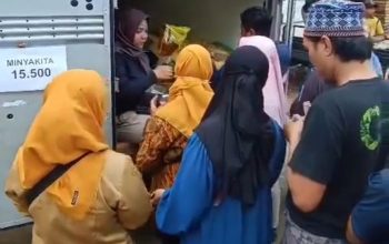 Pasar Murah Pemkab Jombang Bantu Warga Dapatkan Sembako Harga Terjangkau