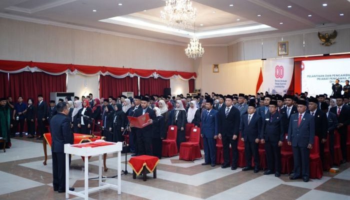 Pemprov Riau Lantik 238 Pejabat Eselon III dan IV, SF Hariyanto Tekankan Kinerja Maksimal