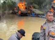 Kapolres Kuansing Pimpin Operasi Besar-besaran, 145 Rakit PETI Dibakar