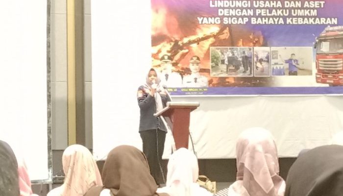 Damkar Lahat Beri Edukasi Pencegahan Kebakaran kepada Pelaku UMKM