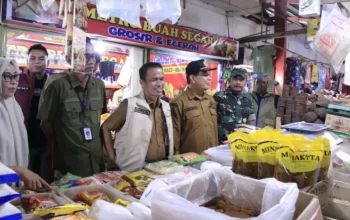 Monitoring Pasar Arengka, Pemko Pekanbaru Pastikan Stok Pangan Aman