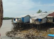 Abrasi Terjang Kuala Enok, Empat Rumah Terseret ke Sungai