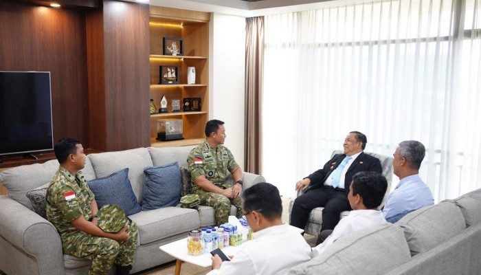 Plt Gubernur Riau Apresiasi Pengabdian Danlanal Dumai Abdul Haris Jelang Ikuti Pendidikan