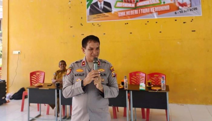 Jadi Narasumber MPLS, Kapolsek Kemuning Ajak Pelajar Jauhi Bullying dan Narkoba