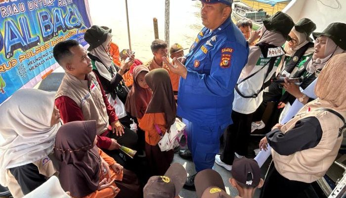 Program Kapal Baca Jangkau Desa Bantalan, Polres Inhil Perkuat Budaya Literasi di Wilayah Pesisir