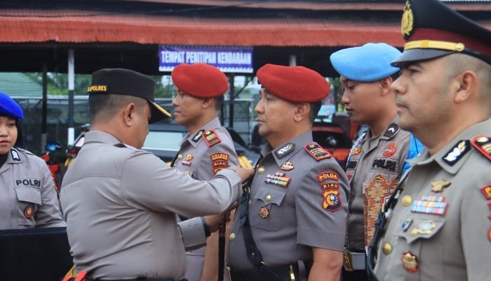Pimpin Sertijab Pejabat Utama dan Kapolsek, Kapolres Inhil Tekankan Profesionalisme