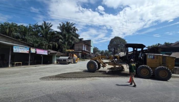 Pemprov Riau Kebut Perbaikan Infrastruktur Jalan di Rohul, Prioritaskan Jalur Strategis