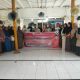 Anggota DPRA Hendri Muliana Salurkan Bantuan Sajadah ke Tiga Masjid di Desa Lewak