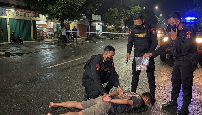 Diduga Edarkan Pil Ekstasi, Pria di Pekanbaru Ditangkap Setelah Lukai Polisi