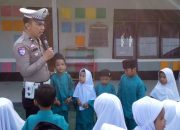 Polantas Menyapa, Satlantas Polres Inhil Edukasi Tertib Berlalu Lintas kepada Anak TK