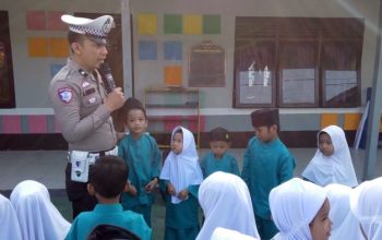 Polantas Menyapa, Satlantas Polres Inhil Edukasi Tertib Berlalu Lintas kepada Anak TK