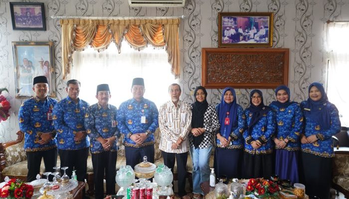 Jelang HUT ke-69 Riau, Pemprov Bersilaturahmi ke Kediaman Mantan Gubernur Syamsuar