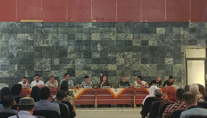 Bupati Lahat Kumpulkan RT/RW, Instruksikan Gerakan Jumat Bersih Cegah Banjir