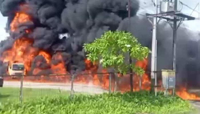 ‎Kebakaran Hebat Melanda Kompleks Agen Penyalur Minyak Tanah di Sinabang, Satu Karyawan Luka Bakar