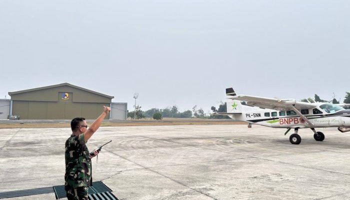 Sejak Februari, Satgas Udara Riau Tebar Hampir 160 Ton Garam untuk Kendalikan Karhutla