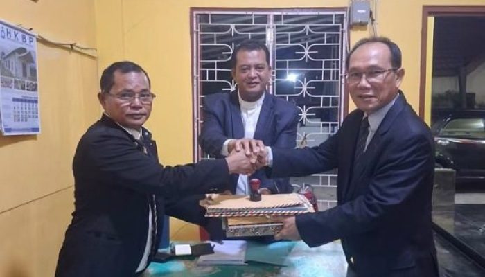 Serah Terima Pendeta HKBP Resort Tembilahan, Praeses Apresiasi Pdt Ramses Sihombing