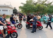 Antisipasi Kabut Asap, BPBD Karimun Bagikan Masker di Sejumlah Titik Keramaian