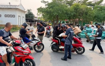Antisipasi Kabut Asap, BPBD Karimun Bagikan Masker di Sejumlah Titik Keramaian
