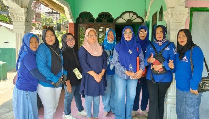 Jumat Berkah, Srikandi Demokrat Jombang Salurkan Tali Asih untuk Keluarga Pak Gimin